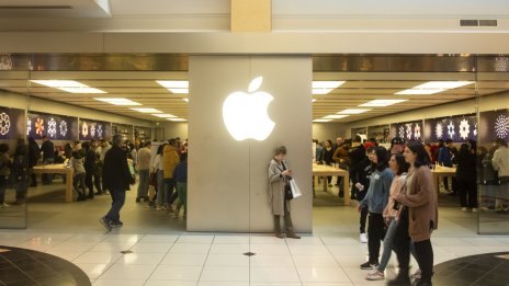 Apple ускорява преместването на производството си от Китай