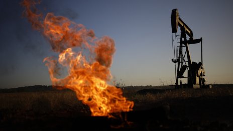 Цените на петрола се стабилизират, поддържайки курс към лек седмичен ръст*