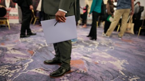 Седмичните молби за помощи при безработица в САЩ остават без промяна