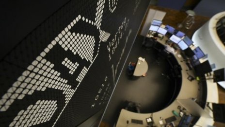 Фокусът на пазарите е насочен към изявленията на централните банкери