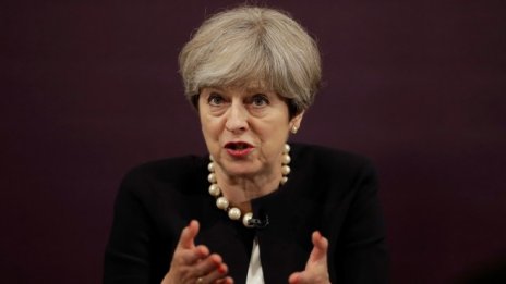 Тереза Мей планира да затегне контрола върху заплащането в корпорациите