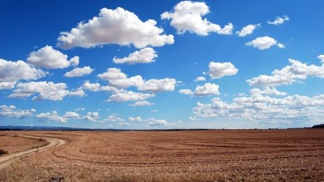 Подготвят се законови промени срещу незаконното преотдаване на земя