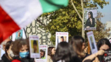 Може ли протестите в Иран да отключат промени в статута на жените в арабския свят?