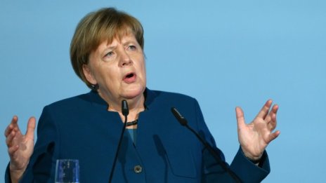 Меркел: Политиците и бизнеса трябва да работят срещу предизвикателствата на Азия