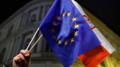 ЕС иска да избегне битка с Варшава, но ще настоява за реални отстъпки
