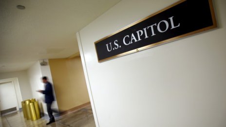 Сенатът в САЩ може да спъне закона, блокиращ спиране дейността на правителството