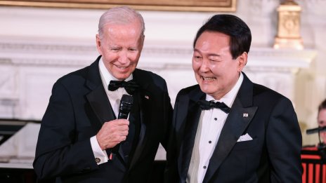 Южна Корея се сблъсква с високата цена на съюза си със САЩ