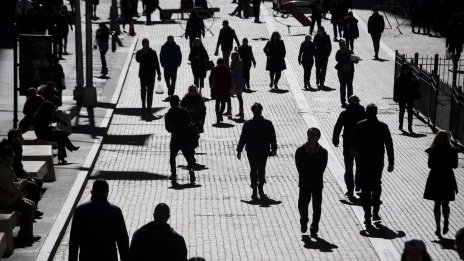 Масовите съкращения се превърнаха в притеснителна рутина, а не бива