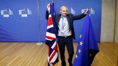 ЕК: Само волята на британския народ може да спре Brexit