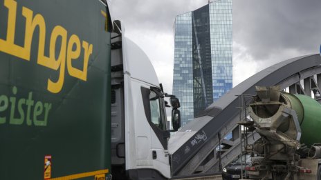 Централен банкер: ЕЦБ трябва да повиши лихвите агресивно на двете заседания до края на 2022 г.