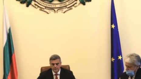 Близо 60% от българите одобряват служебното правителство