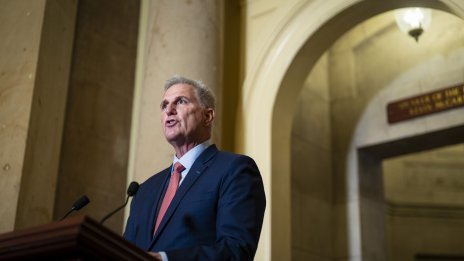 Републиканците обявиха план, за да се избегне спирането на работата на Вашингтон