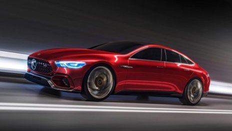 Mercedes-Benz е готов с два нови модела