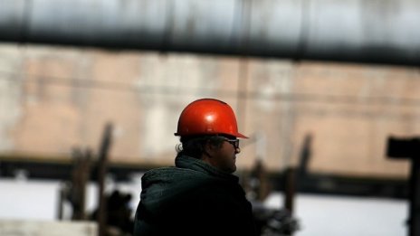 Производството на превозни средства подсили промишлеността през ноември