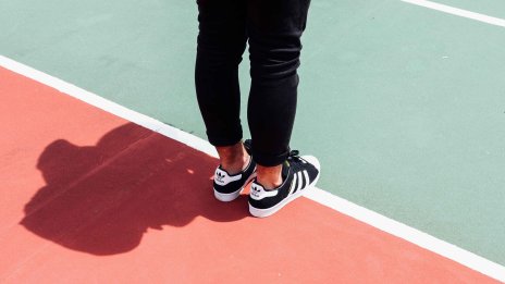 Adidas изгуби дело, свързано с емблематичния си дизайн с три ивици