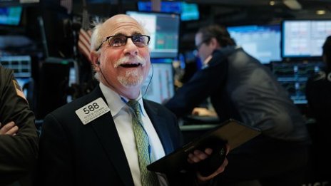 Завръща ли се инвестирането в акции на стойността?