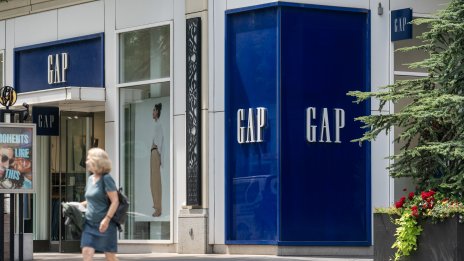 Gap планира да върне служителите си в офисите до есента