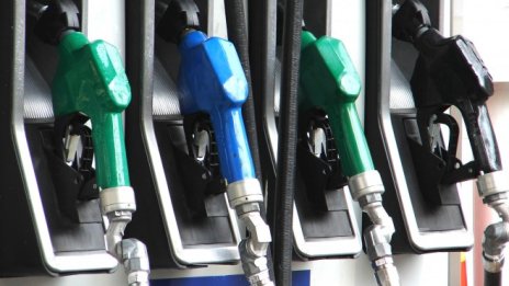 България е лидер в ЕС по ръст на доставките на бензин, газ и дизел през март