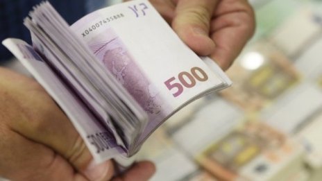 С 98% се свиха чуждестранните инвестиции през март на годишна база