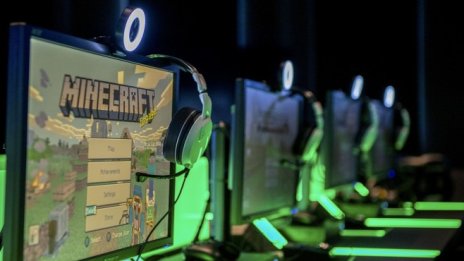 Minecraft се радва на пазарен бум, докато децата прекарват време у дома