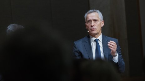 НАТО: Продължавайте с доставките на оръжие, за да постигнем мир!