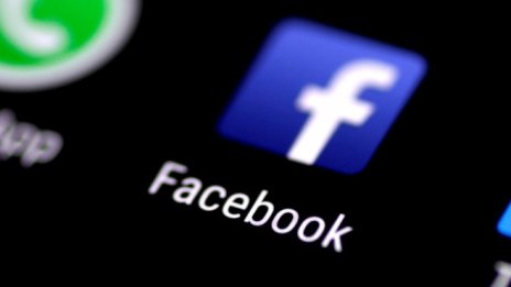 Британски финансов експерт съди Facebook за фалшиви реклами от негово име