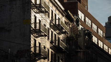 Продавачи на жилища в САЩ изтеглят офертите си от пазара поради липса на купувачи