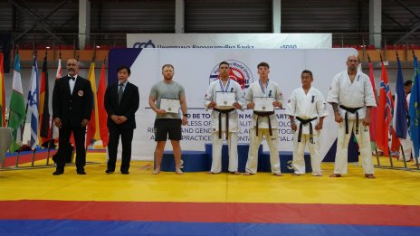 ВУЗФ награди със стипендии трима киокушин медалисти от Световна купа Варна 2024