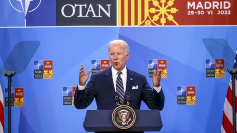 Байдън "вкара" и Швейцария в НАТО
