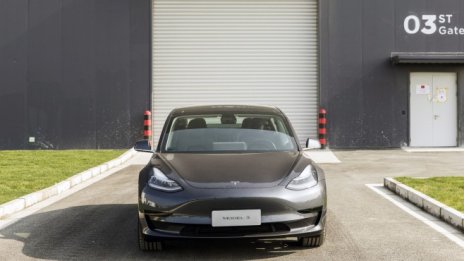 Tesla продължава да владее американския пазар на електромобили 