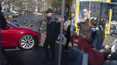 Амстердам въвежда нови мерки за ограничаване на автомобилния трафик