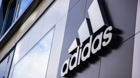 Adidas усети ефекта от китайския бойкот на западни марки