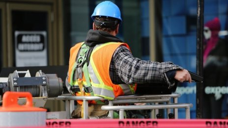 Частните промишлени компании планират да свият инвестициите с 14% тази година