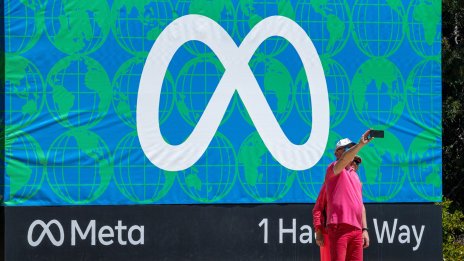 Meta попари радостта от новия си отчет с предупреждения за бъдещето