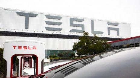 Tesla изпрати четвърто поредно тримесечие на печалба 