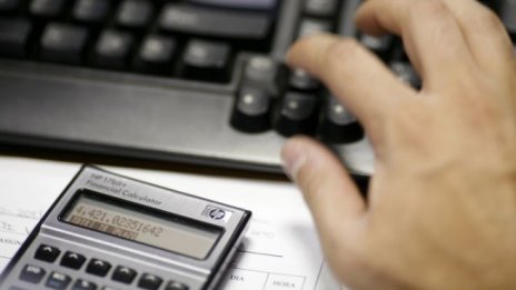 "ТК-Холд" свива приходите от дивиденти и печалбата за шестмесечието