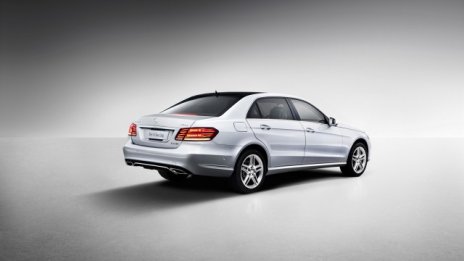 Mercedes-Benz представи дългата E-Class