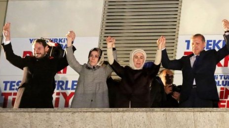 Как семейните драми на Ердоган решават бъдещето на Турция