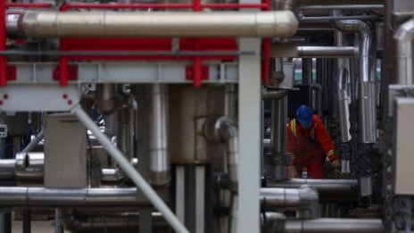 Притесненията за икономическите щети засенчиха оптимизма на петролните пазари*