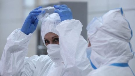 Студенти медици искат добро заплащане и предпазни средства в борбата с Covid