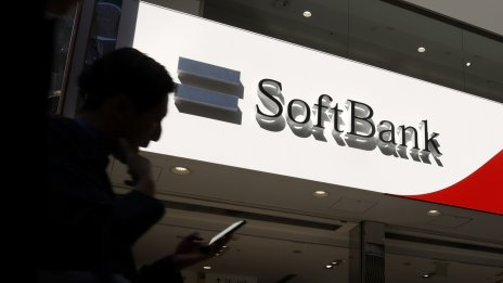 Тъмните облаци отново надвиснаха над SoftBank