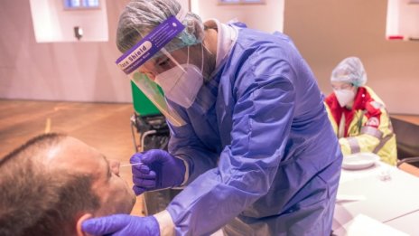 Австрия прави милиони тестове, за да се избегне трета Covid вълна