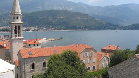 Руснаци продават имоти в Черна гора на половин цена