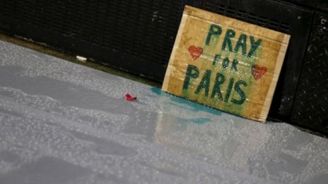 Полицията във Франция издирва възможни съучастници на атентаторите