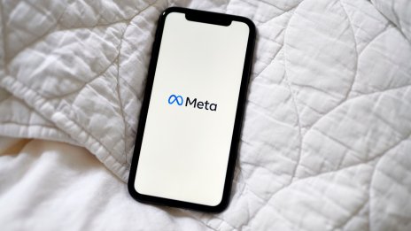 Инвеститорите наказват Зукърбърг заради провала на скъпото предложение за метавселената