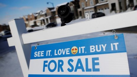 Канадската икономика с по-слаб ръст на фона на масово изкупуване на жилища