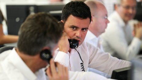 Слабият долар не успя да спре ръста на индексите