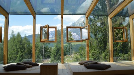 Хотелиерите в България записват 40% ръст на приходите през септември