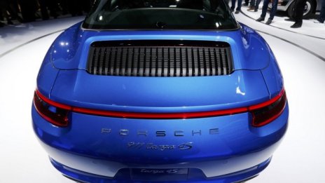 Porsche залага на електроколите