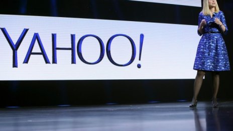 Yahoo застава зад Мариса Майер